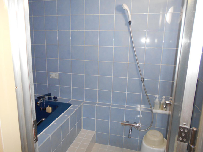 Bathroom 4