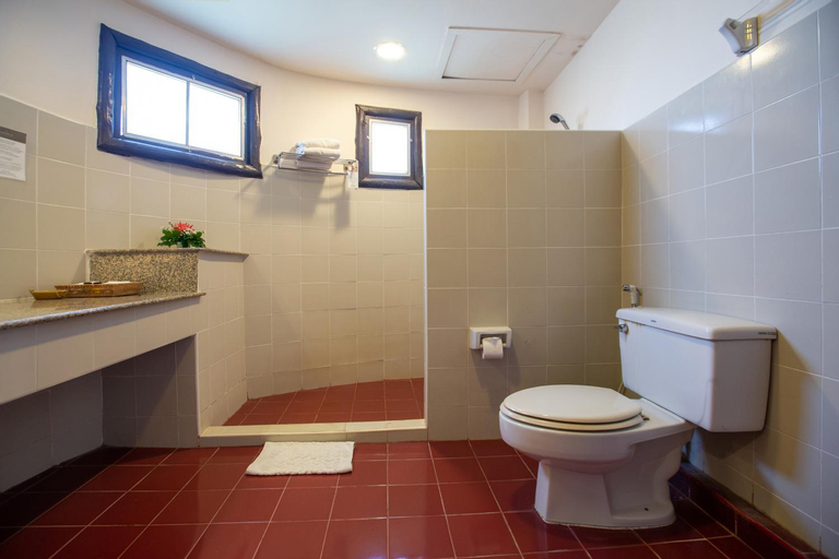 Bathroom 4