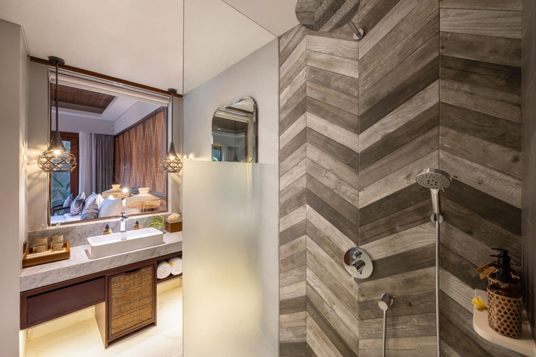 Bathroom 11
