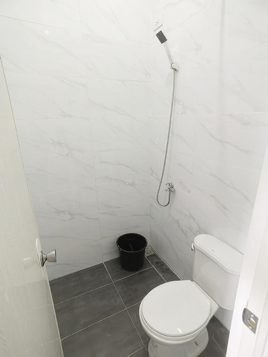 Bathroom, Purple Residences, Naga City