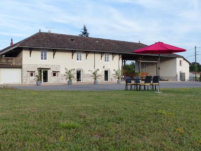 Exterior 10
