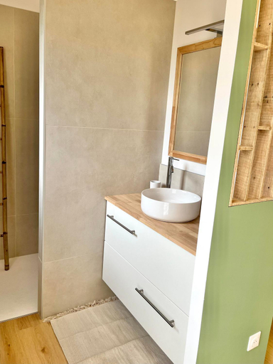 Bathroom, CHAMBRE d'Hotes avec PISCINE & KITCHENETTE, Hérault