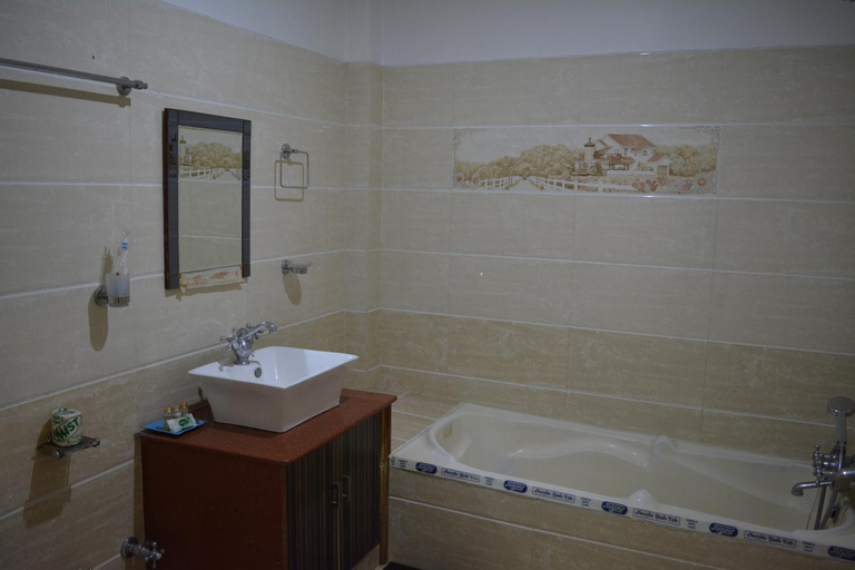 Bathroom 4, Shiva Ganges View Guest House, Chandauli