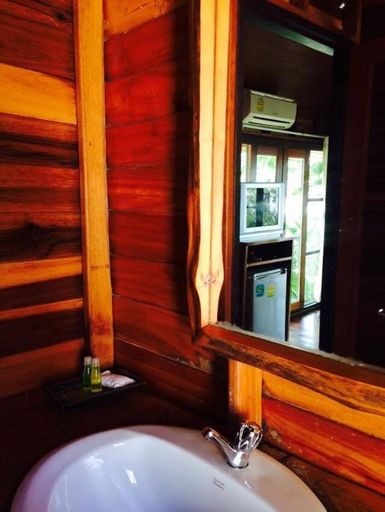 Bathroom 5, Thiwson Beach Resort, Ko Yao District