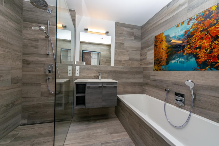 Bathroom 3, Strand Hallstatt - Rooms only - Adults only, Gmunden