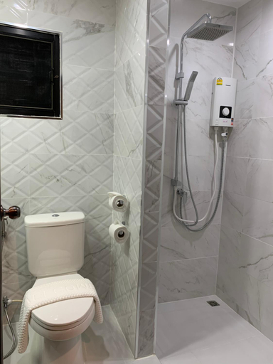 Bathroom 3, Orasa hotel, Mae Sai