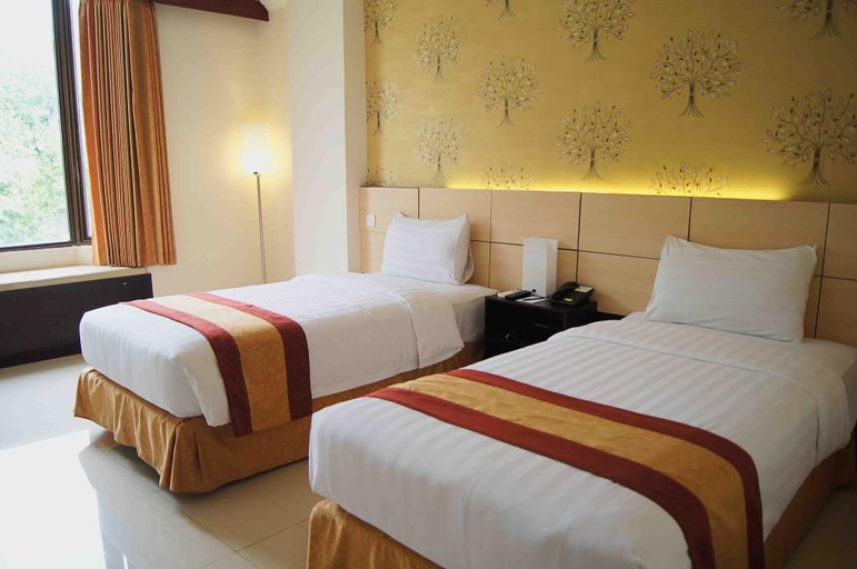 Grand Hotel Surabaya Room Type - Deluxe Twin Room Only