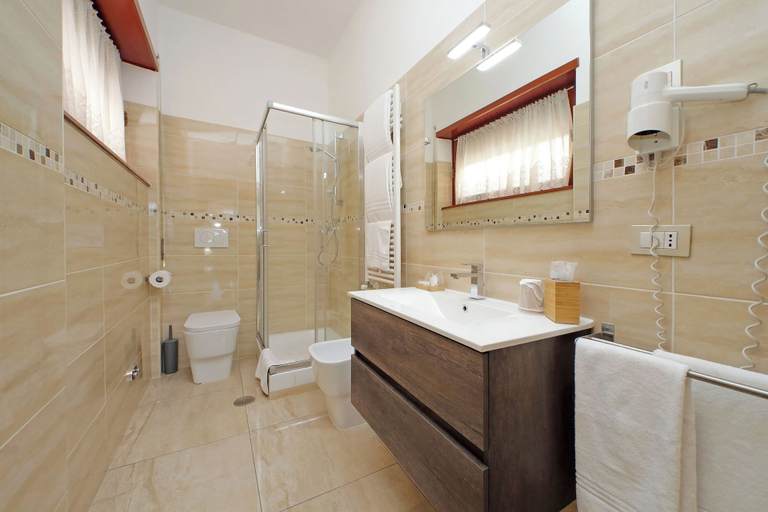 Bathroom 5, Villa Gisi, Rome