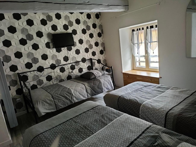 Bedroom 2, Hotel Les Remparts, Jura