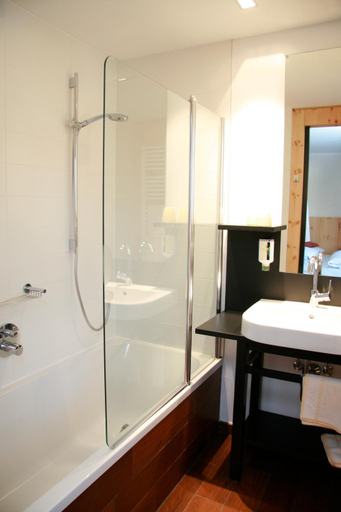 Bathroom 3, Hotel Ploseblick, Bolzano