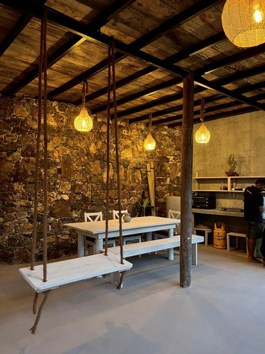 Food & Drinks, Arawe Retreat, Ella