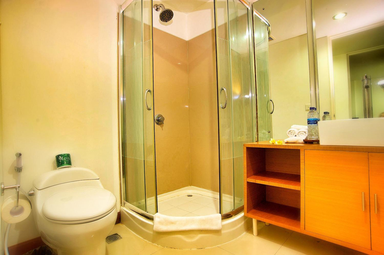 Bathroom 8