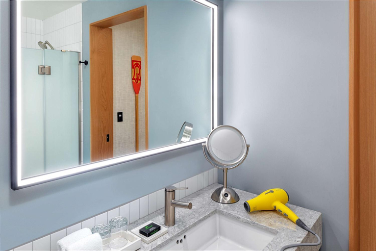 Bathroom 12