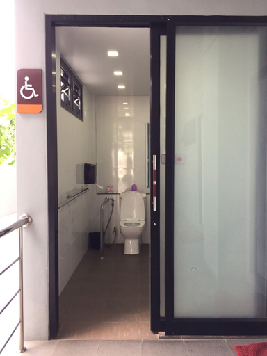 Bathroom 3, Pura Nakhon Hotel, Muang Nakhon Si Thammarat