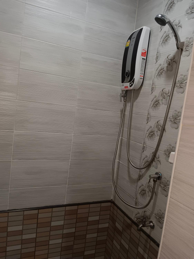 Bathroom 2, พลอยไพลินPLOYPAILIN, Pai