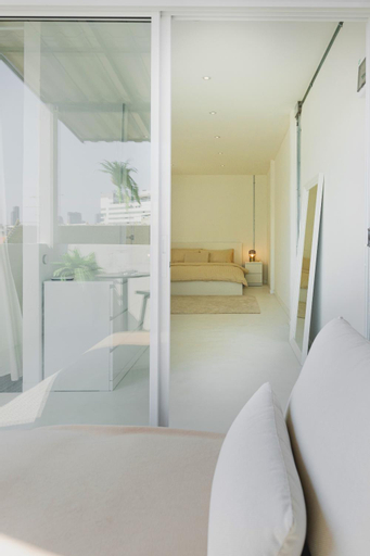 Bedroom 2, Modern Minimalism - Mandarin Palm Penthouse, Samphantawong