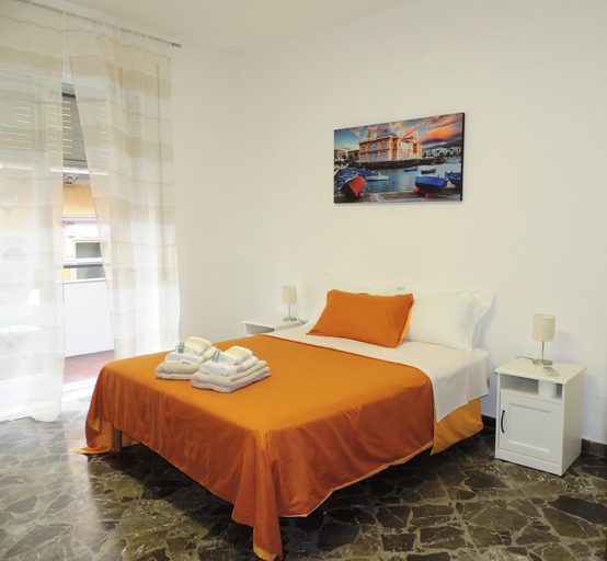 Others 4, LB&B Short Stay, Bari