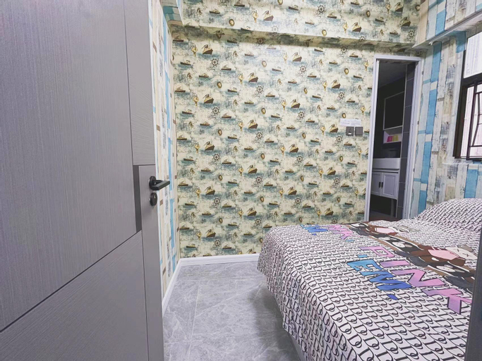 Comfort HK apt, 1 mins mtr, 10pps 4rms 2 bathroom , Kowloon