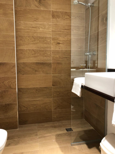 Bathroom 5, Epsilon Alcaniz Hotel, Teruel