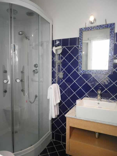 Bathroom 8