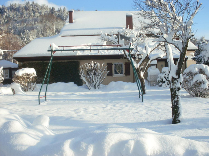 Exterior 5