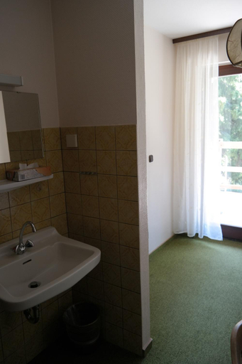 Bathroom 3, Herzog's Ulsterbrucke Garni Hotel, Fulda