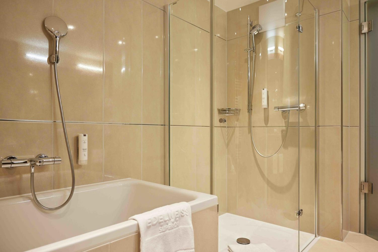 Bathroom 4, Hotel EDELWEISS Berchtesgaden Superior, Berchtesgadener Land