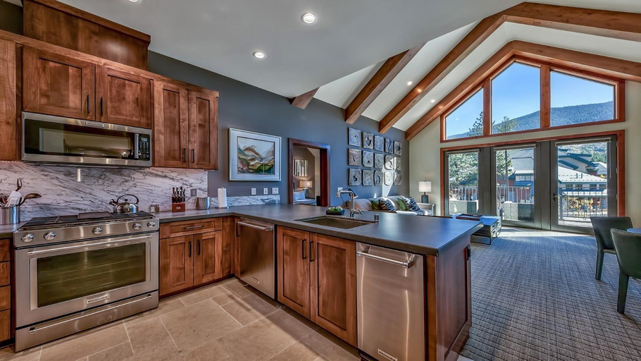 Dining Room 14