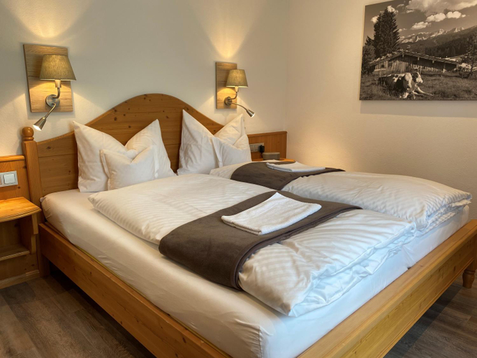 Bedroom 2, Ferienwohnungen Beim Hausbacher, Traunstein