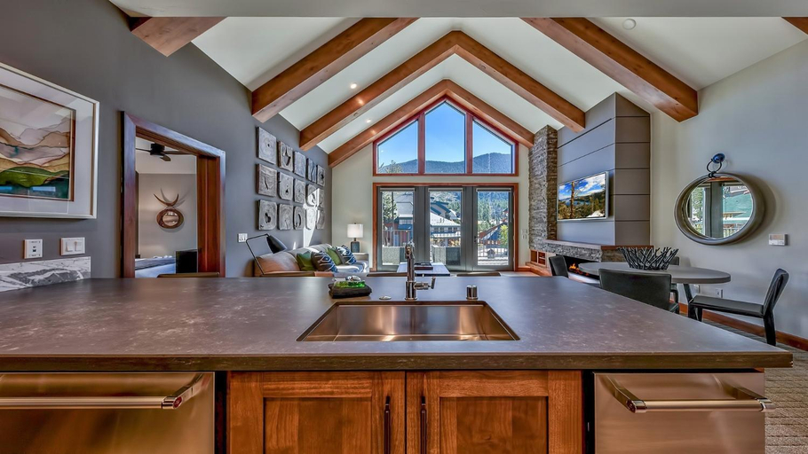 Dining Room 11