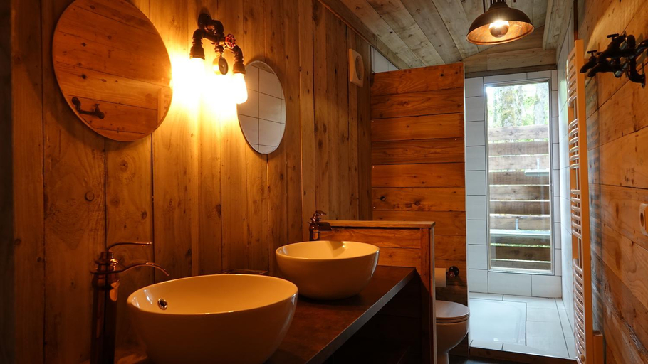 Bathroom 4, Chambres d'hotes et table d'hotes L'Intemporelle, Loir-et-Cher