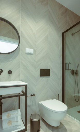 Bathroom 4