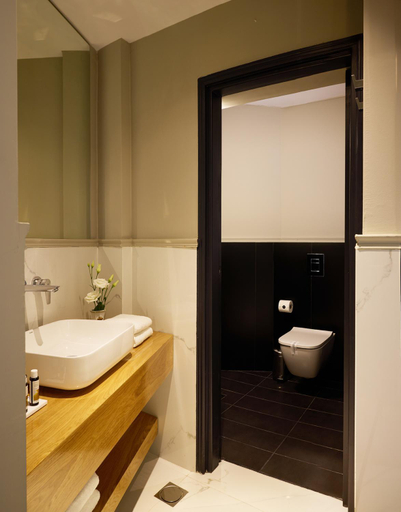 Bathroom 4, Vrachos Athens Suites, Attica