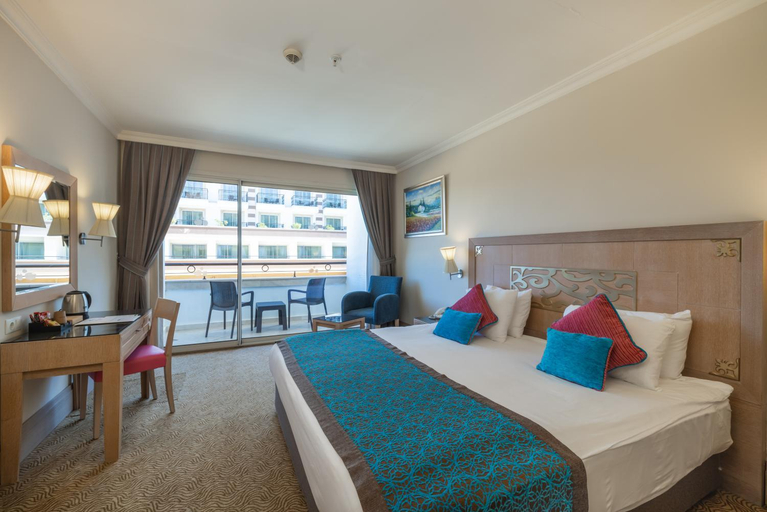 Bedroom 3, Crystal De Luxe Comfort Collection, Kemer