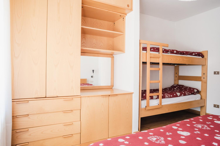 Others 5, Residence Dolomia, Trento