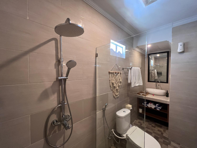 Bathroom 4