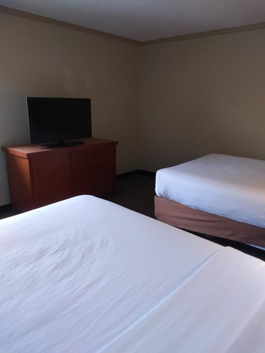 Bedroom 3, Travelodge by Wyndham Columbus State University, Muscogee