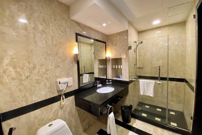 Bathroom 7