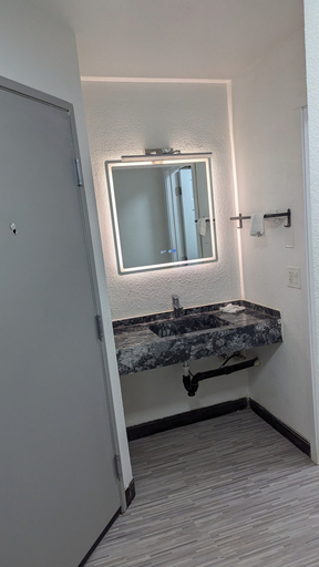 Bathroom 3, Evergreen Inn Portland Airport, Multnomah