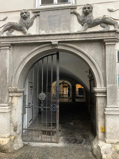 Carillon by BestChoice - Old City - Self Check-in with PARKING option, Graz