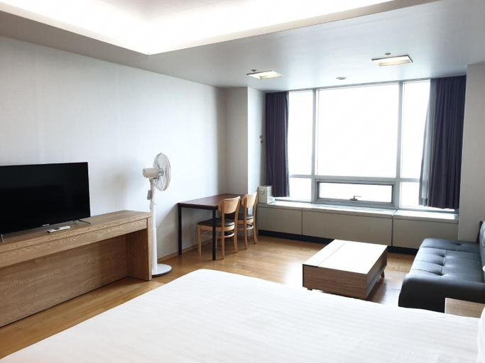 Bedroom 3, Good Day Airtel, Jung