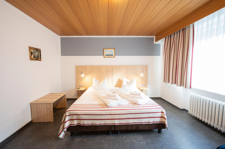 Bedroom 12