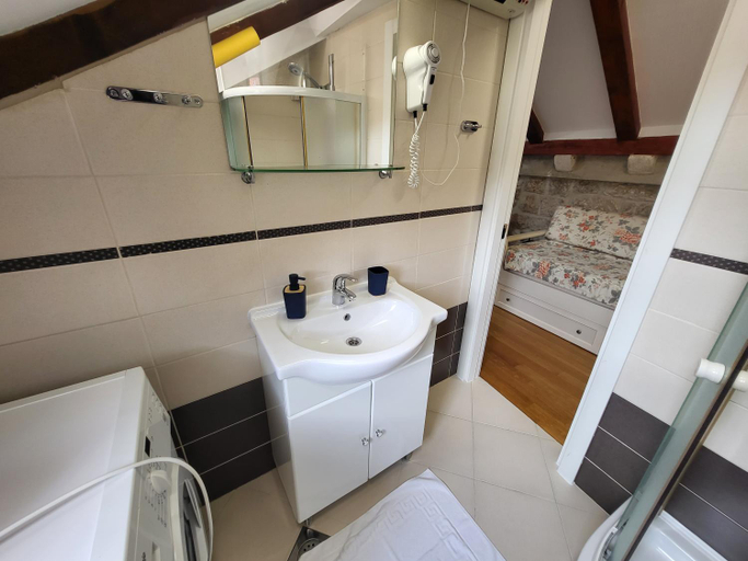 Bathroom 2, Green Exclusive Apartments, Dubrovnik
