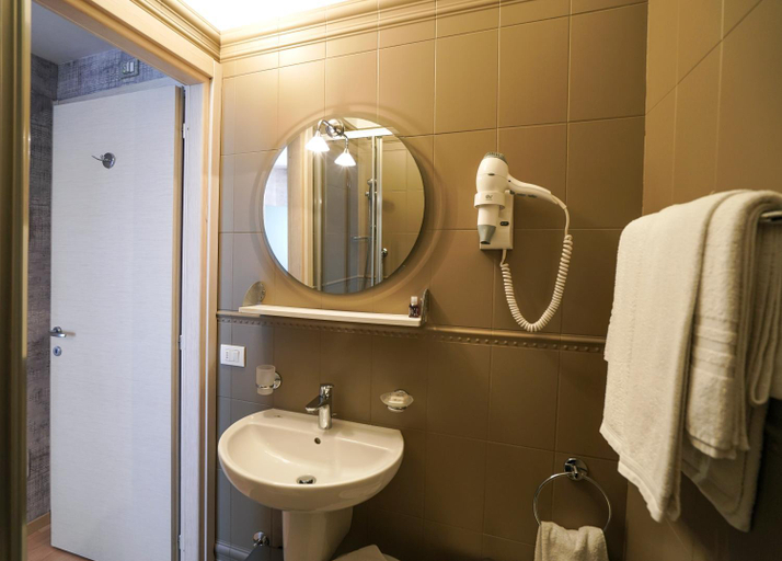 Bathroom 17