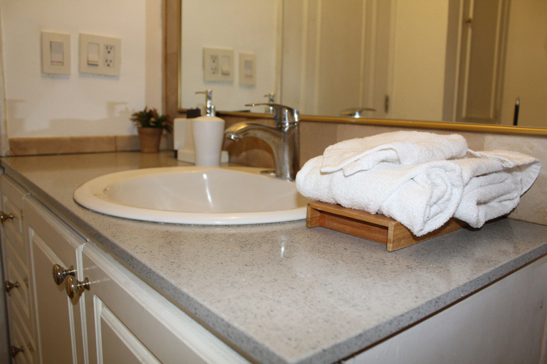 Bathroom 4, Fontana Suites, Quito