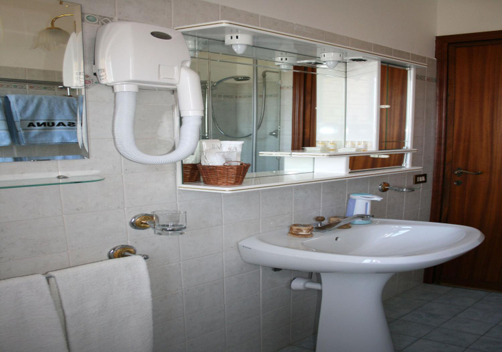 Bathroom 4, A casa di Gianna B&B, Rieti