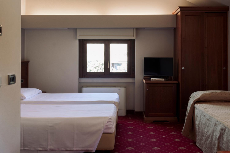 Bedroom 2, Hotel La Pina, Brescia