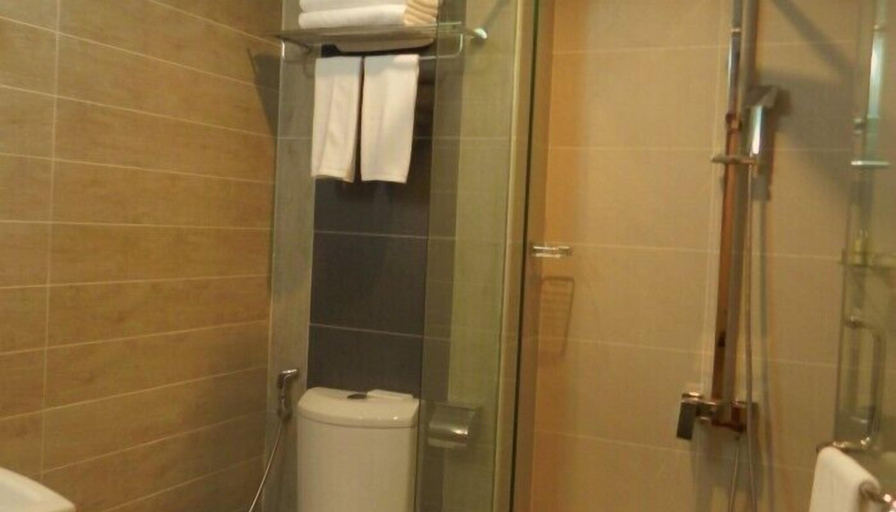 Bathroom 3, The Garden Boutique Hotel, Sandakan