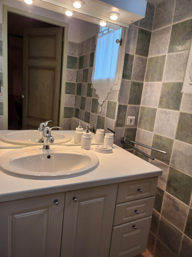 Bathroom 4, Domaine les Gendalis, Vaucluse