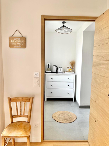 Others 4, CHAMBRE d'Hotes avec PISCINE & KITCHENETTE, Hérault